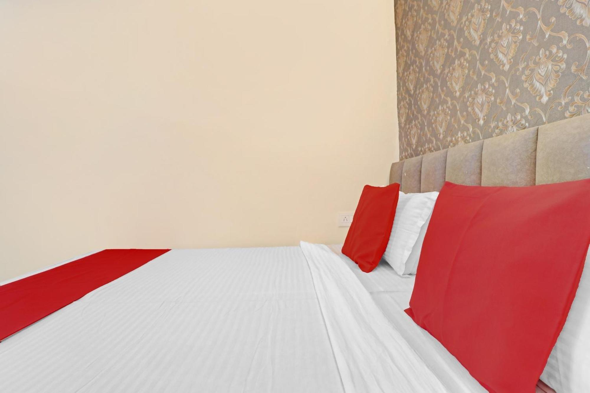 Hotel O Sky View Ludhiana Esterno foto